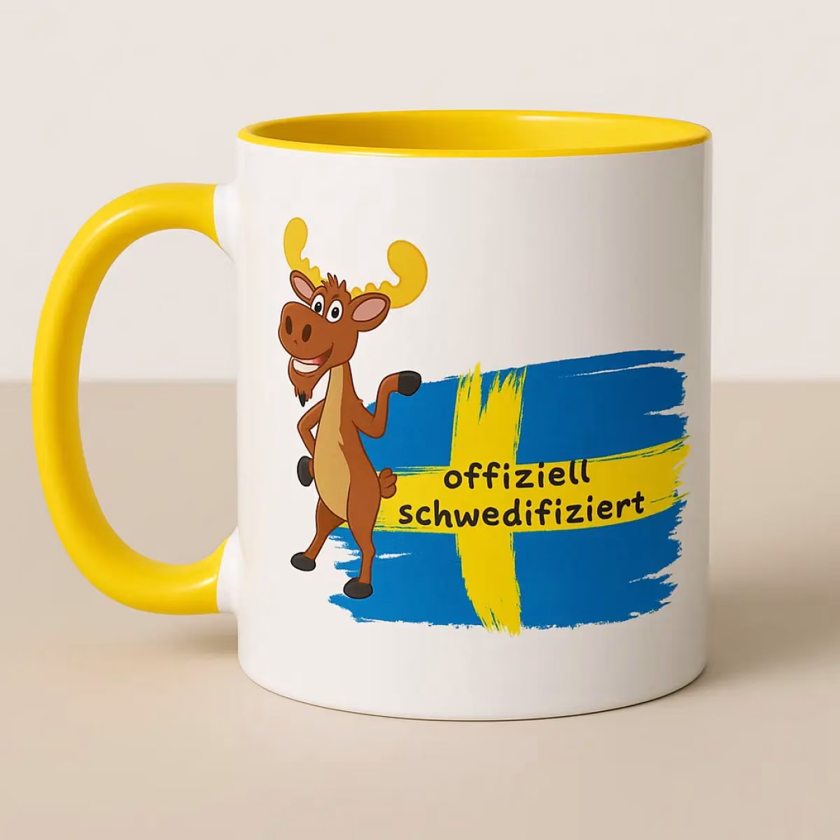 Schweden Tasse – lustiger Elch mit Flagge