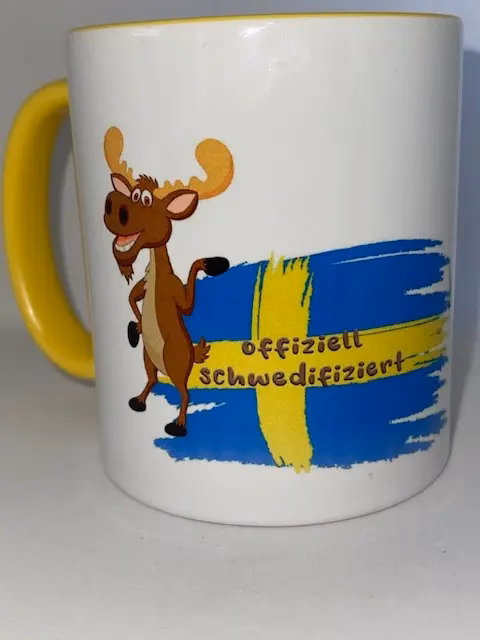 Schweden Tasse – lustiger Elch mit Flagge