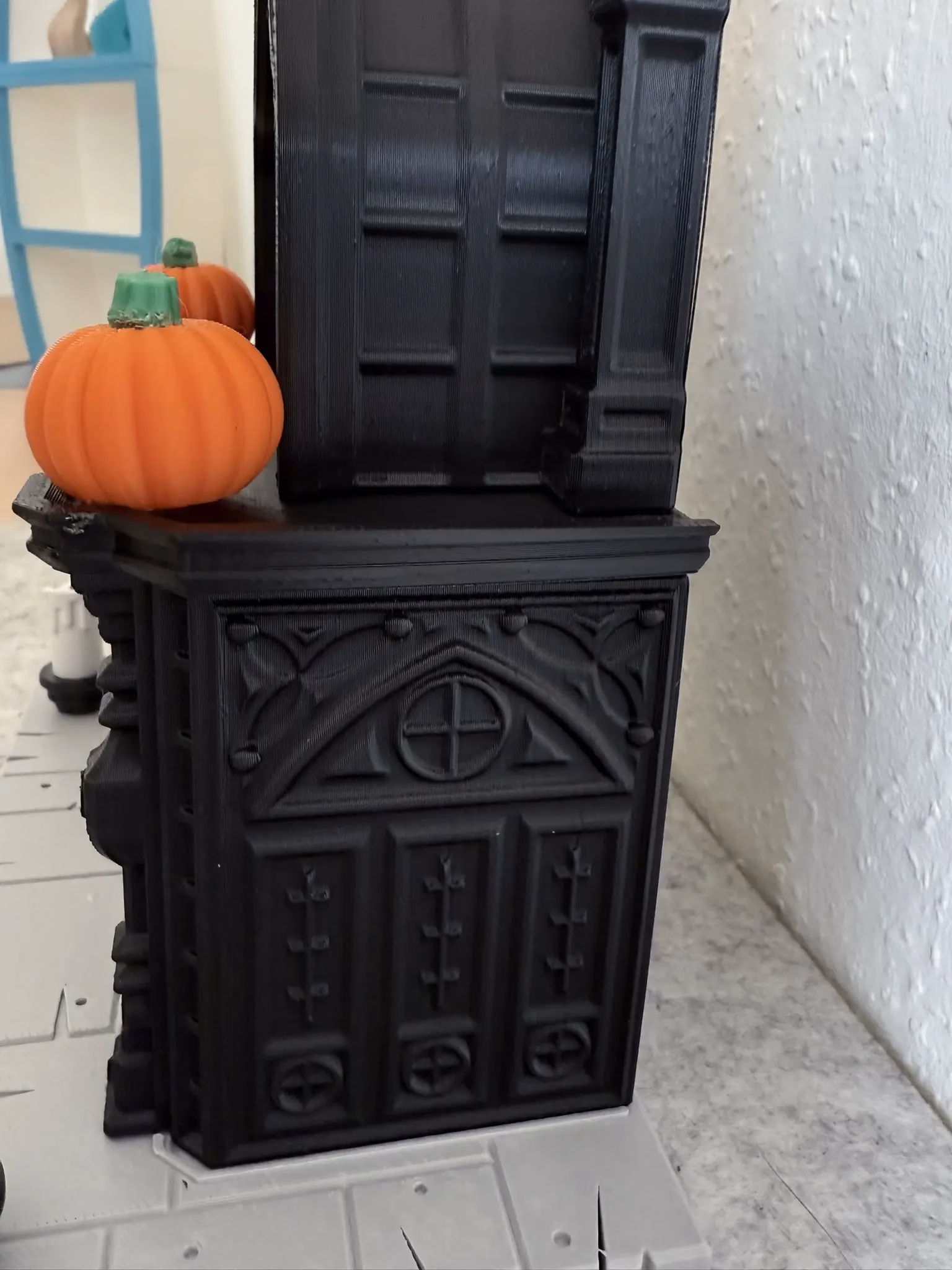 Halloween Kamin Dekoration im Gothic-Stil