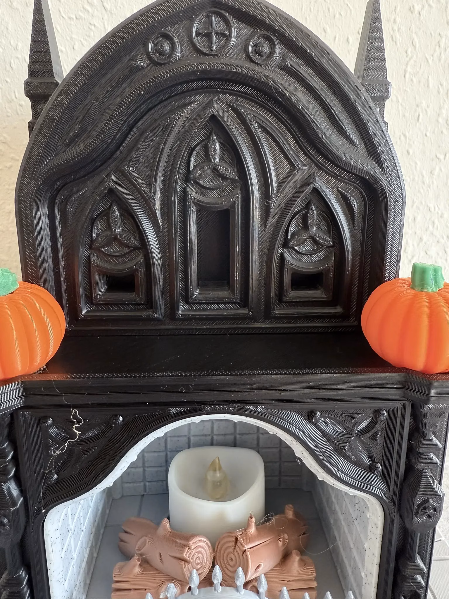 Halloween Kamin Dekoration im Gothic-Stil