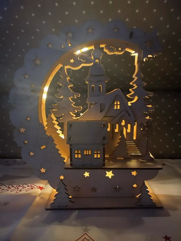 Schwibbogen mit Kapelle – Winterliches Weihnachtsdorf