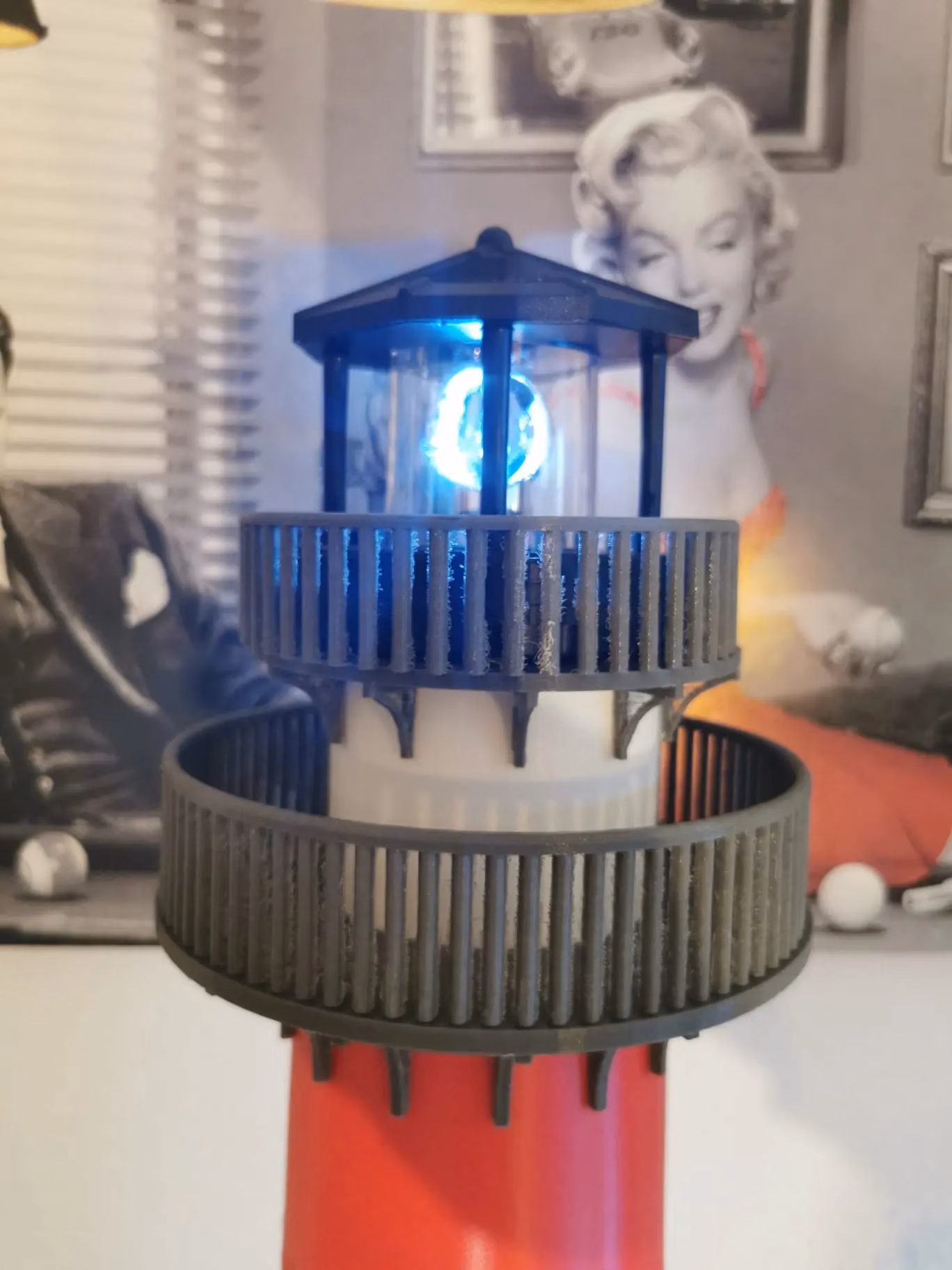 XL Leuchtturm mit Leuchtfeuer für innen & außen